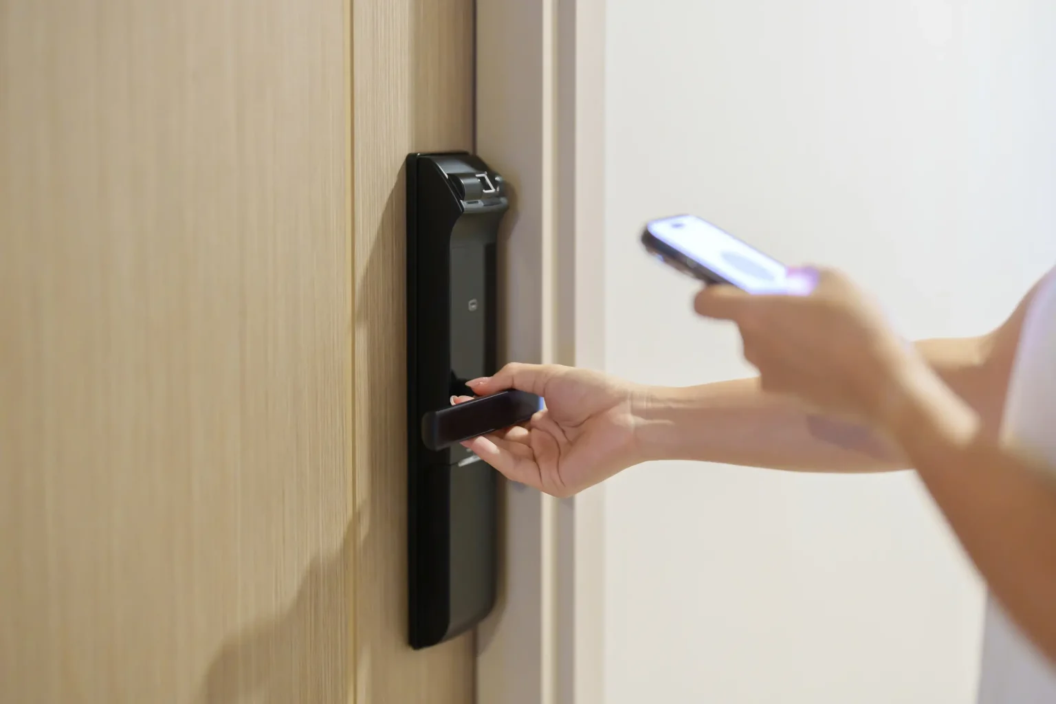 Gardez le contrôle de votre maison, même à distance
