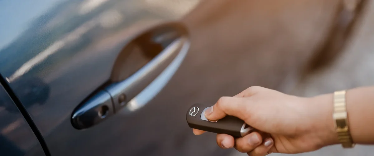 Une clé de voiture perdue ou endommagée peut rapidement gâcher vos vacances. Découvrez les problèmes les plus fréquents et quoi faire.